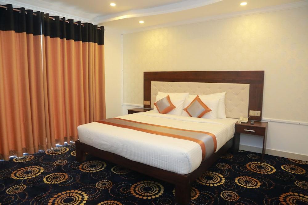Galaxy Grand Hotel 3*